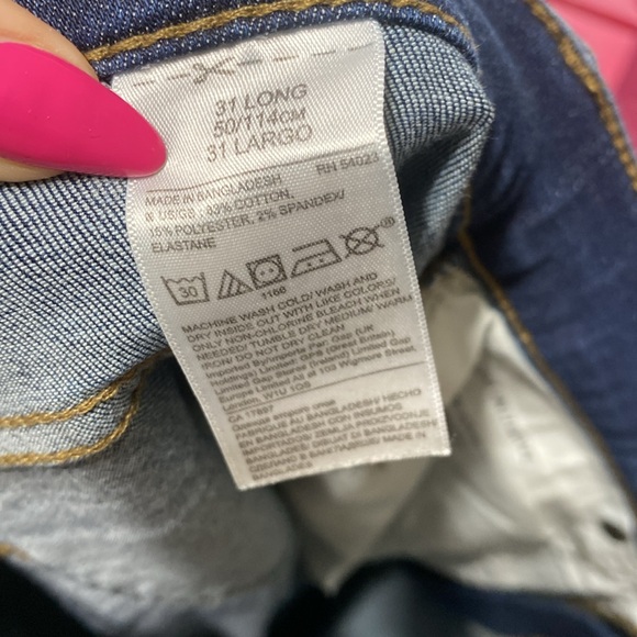 Ripped Skinny Jeans - Picture 6 of 6